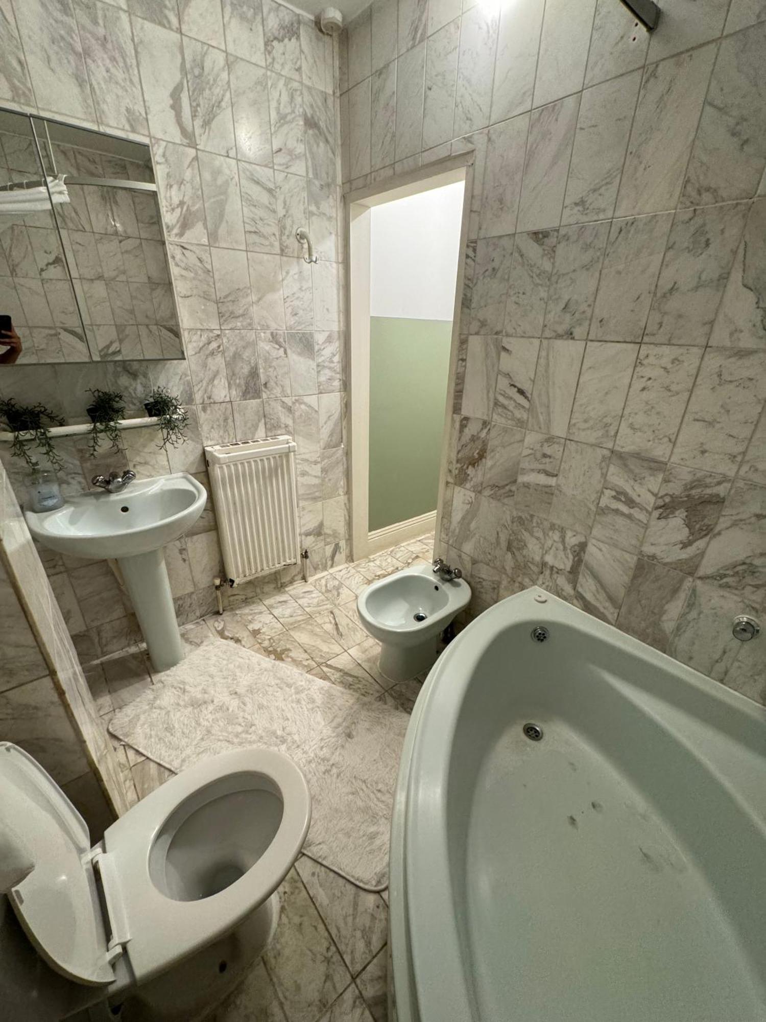 Central And Affordable Flat For 6 People In Zone 1 - Baker Street - With Breakfast Included London Ngoại thất bức ảnh